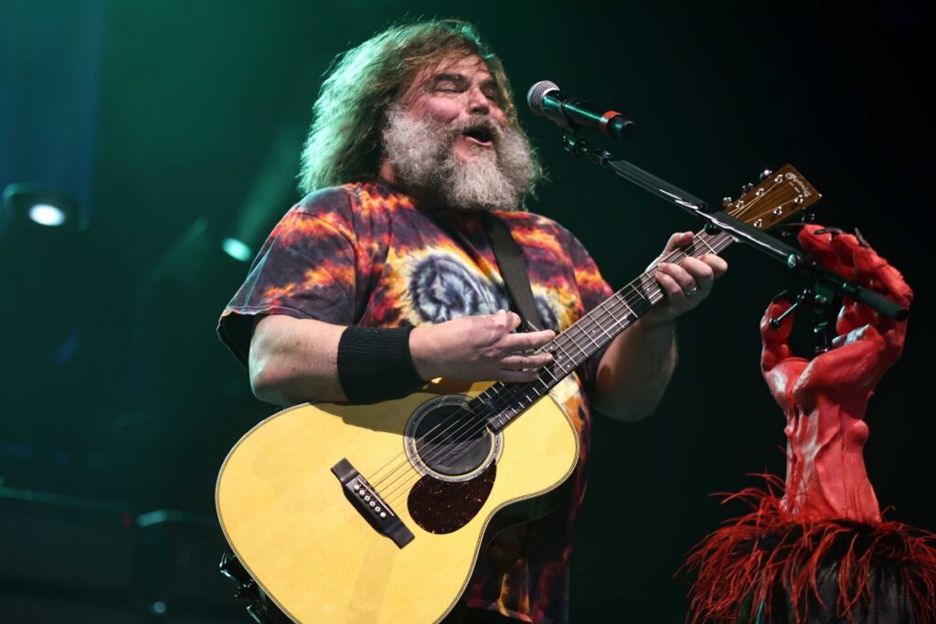 TENACIOUS D supported by DAVE HILL- 08/05 RESORTS WORLD, BIRMINGHAM – UK